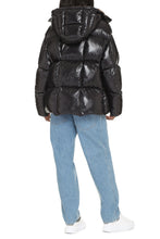 Load image into Gallery viewer, Parana short down jacket