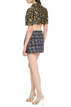 Load image into Gallery viewer, Cropped shirt