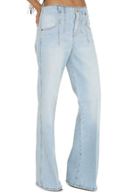 Load image into Gallery viewer, High-rise flared jeans