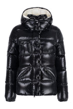 Load image into Gallery viewer, Flumet zip and snap button fastening down jacket