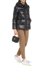 Load image into Gallery viewer, Seritte hooded full-zip down jacket