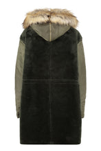 Load image into Gallery viewer, Paquita hooded parka