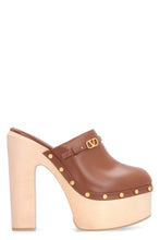 Load image into Gallery viewer, Valentino Garavani - Tan-Go leather platform mules