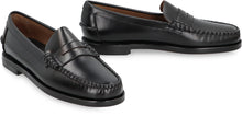 Load image into Gallery viewer, Classic Dan moccasins in leather