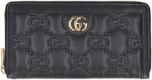 Load image into Gallery viewer, Leather zip around wallet