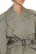 Load image into Gallery viewer, Folded dhort cotton trench coat