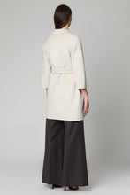 Load image into Gallery viewer, Arona virgin wool coat