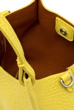 Load image into Gallery viewer, Dua Leather handbag