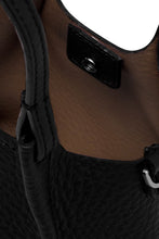 Load image into Gallery viewer, Dua Leather handbag