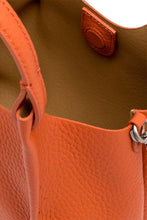 Load image into Gallery viewer, Dua Leather handbag