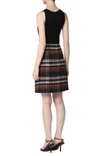 Load image into Gallery viewer, Wool mini skirt
