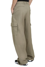 Load image into Gallery viewer, technical fabric cargo pants