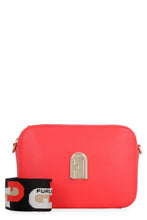 Load image into Gallery viewer, Sleek leather camera bag