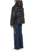 Load image into Gallery viewer, Puff Khris Iconic hooded down jacket