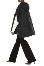 Load image into Gallery viewer, Treman padded cape