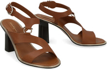 Load image into Gallery viewer, Heeled leather sandals
