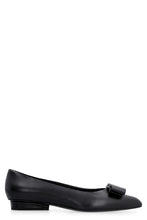 Load image into Gallery viewer, Viva leather ballet flats with logo
