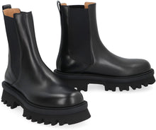 Load image into Gallery viewer, Leather Chelsea boots
