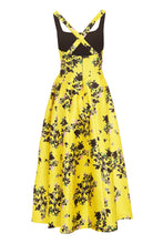 Load image into Gallery viewer, Dress with floral print
