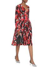 Load image into Gallery viewer, Printed crepe dress
