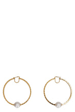 Load image into Gallery viewer, Greca hoop earrings with pearls
