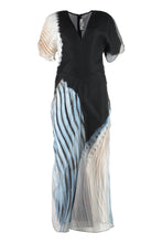 Load image into Gallery viewer, Viscose dress
