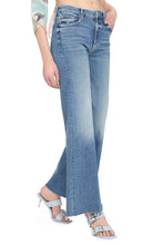 Load image into Gallery viewer, The Roller 5-pocket straight-leg jeans
