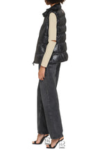 Load image into Gallery viewer, Moye bodywarmer jacket
