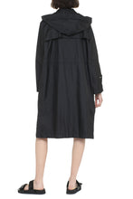 Load image into Gallery viewer, Hiengu techno fabric raincoat
