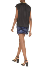 Load image into Gallery viewer, Brugherio silk blouse
