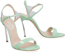 Load image into Gallery viewer, Patent leather sandals
