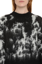 Load image into Gallery viewer, Wool crew-neck sweater

