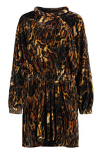 Load image into Gallery viewer, Lassie velvet dress
