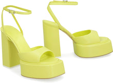 Load image into Gallery viewer, Beth heeled sandals

