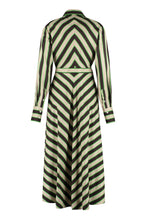 Load image into Gallery viewer, Printed shirtdress
