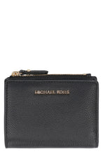 Load image into Gallery viewer, Jet Set Grainy leather wallet
