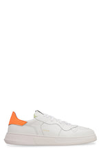 Load image into Gallery viewer, Leather low-top sneakers
