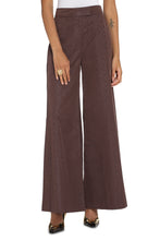 Load image into Gallery viewer, Oak wide leg trousers
