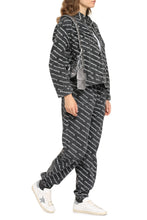 Load image into Gallery viewer, Printed denim jacket
