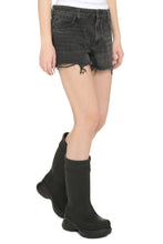 Load image into Gallery viewer, Denim shorts
