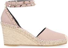 Load image into Gallery viewer, Valentino Garavani - Rockstud leather wedges
