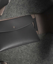 Load image into Gallery viewer, Logo detail tote bag
