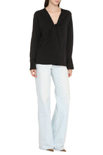 Load image into Gallery viewer, Bidinta silk blouse

