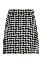 Load image into Gallery viewer, Houndstooth mini skirt
