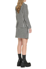 Load image into Gallery viewer, Houndstooth mini skirt
