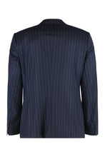 Load image into Gallery viewer, I wear a slim fit two-piece suit made of virgin wool.
