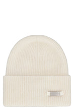 Load image into Gallery viewer, Alpaca hat
