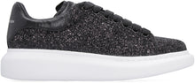 Load image into Gallery viewer, Larry glittered sneakers
