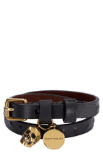 Load image into Gallery viewer, Leather bracelet with medallion and skull
