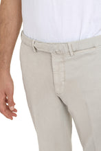 Load image into Gallery viewer, THE (Pants) - Stretch cotton chino trousers
